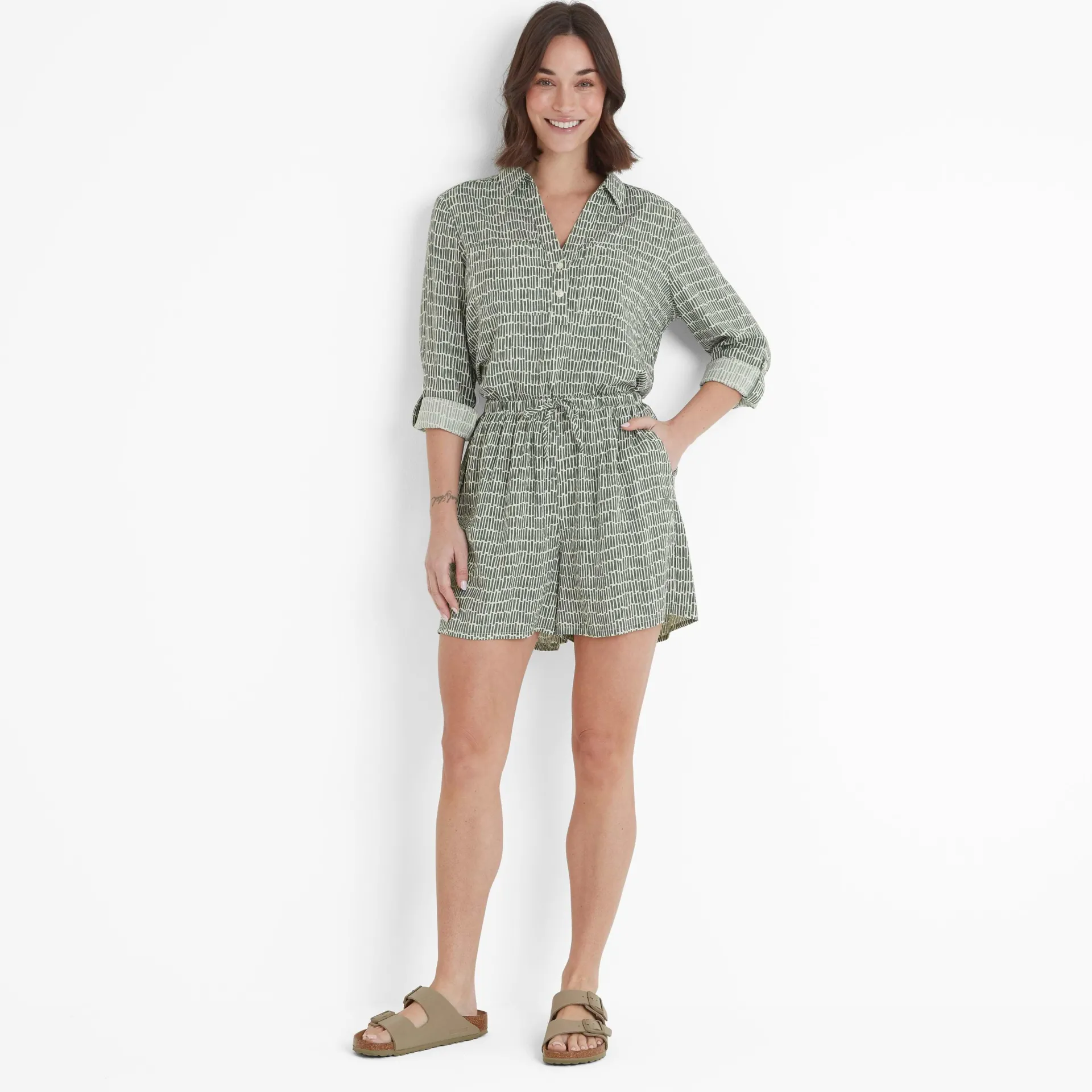 callie-womens-shorts-green-das-inRLSNLv-0.webp Outlet TOG24 Callie Womens Shorts Green Dash Print