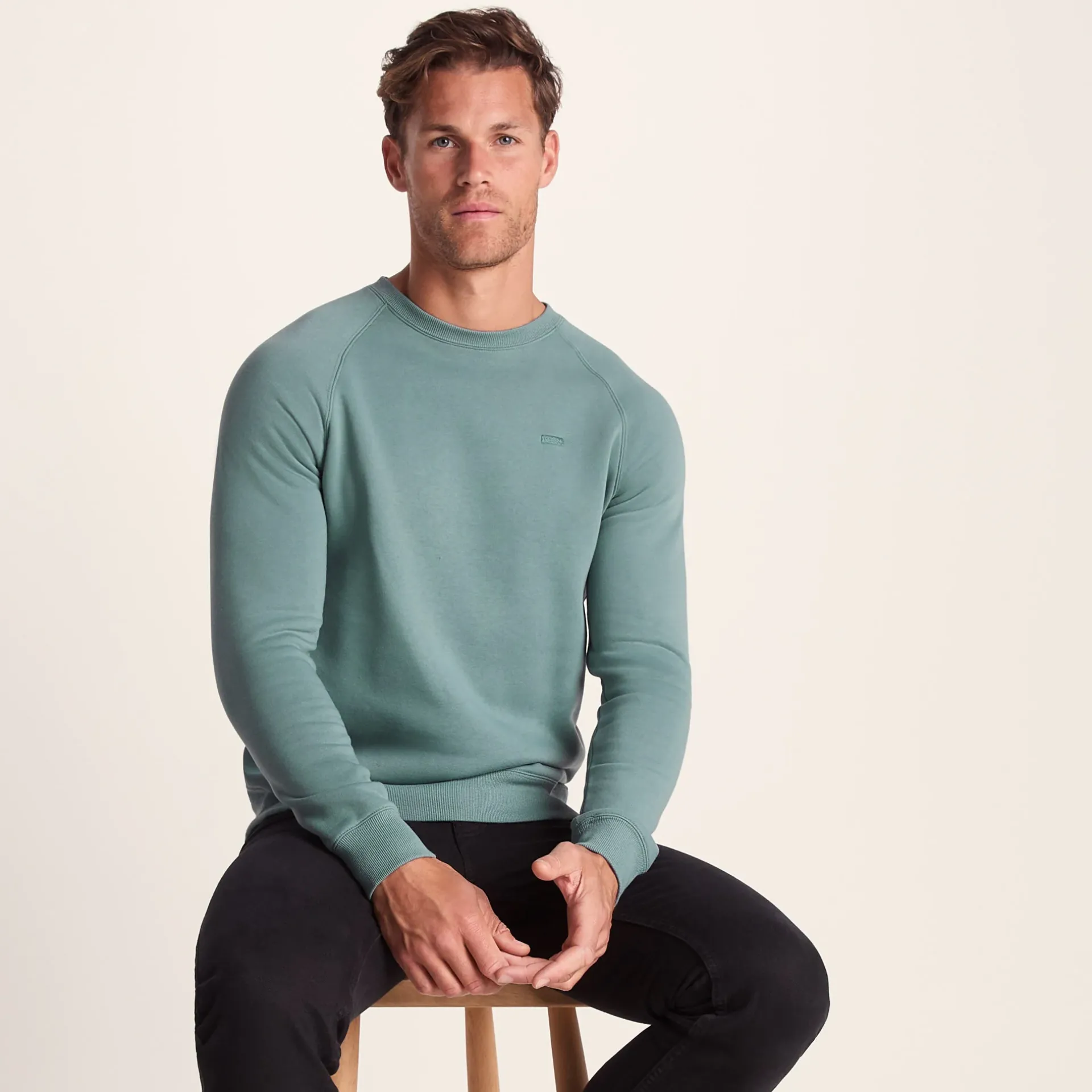clitheroe-mens-raglan-sweat-sm-SeosGFDh-4.webp Hot TOG24 Clitheroe Mens Raglan Sweat Smokey Teal