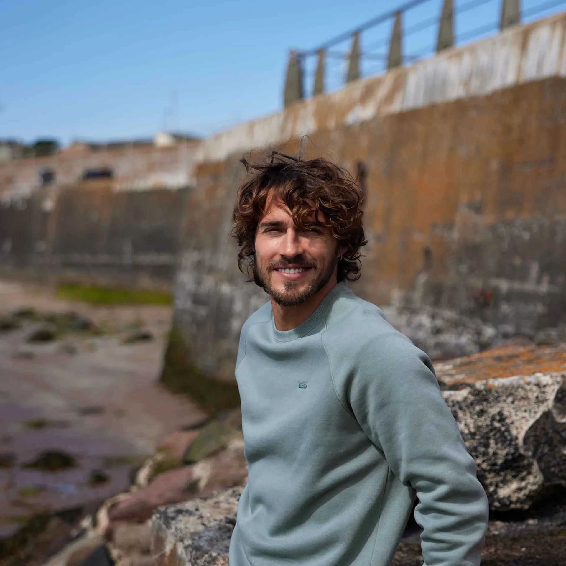 clitheroe-mens-raglan-sweat-sm-SeosGFDh-5.webp Hot TOG24 Clitheroe Mens Raglan Sweat Smokey Teal