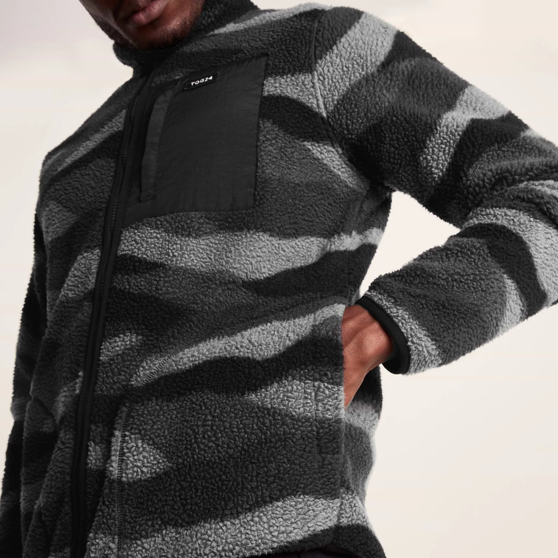 haxwell-mens-sherpa-fleece-bla-uvVgATtt-5.webp Discount TOG24 Haxwell Mens Sherpa Fleece Black Landscape Print